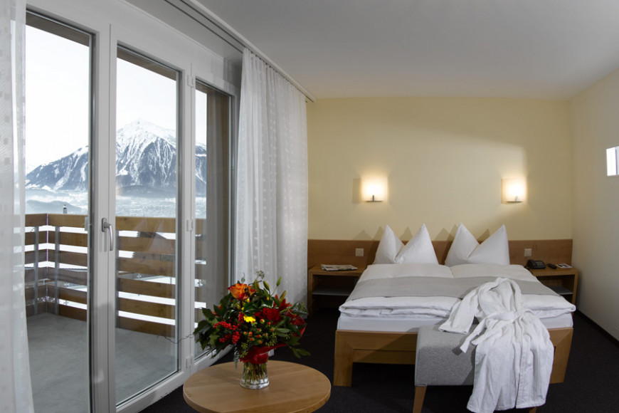 solbadhotel-sigriswil-double-room-panorama-house
